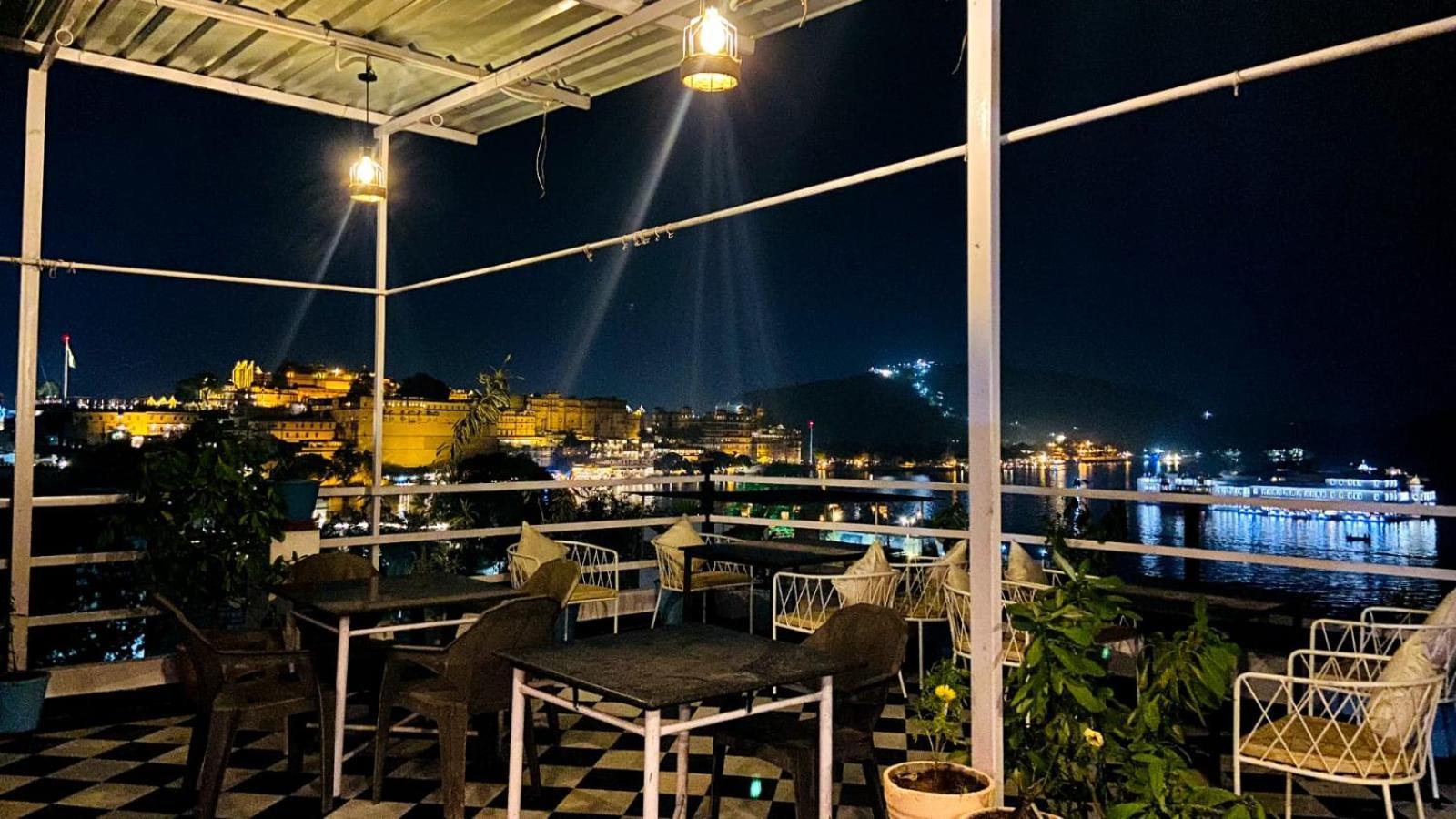 אודייפור Hotel Lake Star מראה חיצוני תמונה